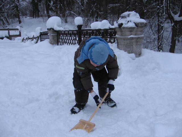Лопатка деревянная для снега RNToys Д-339
