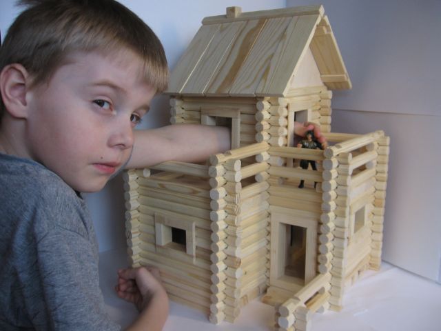 Конструктор деревянный домик