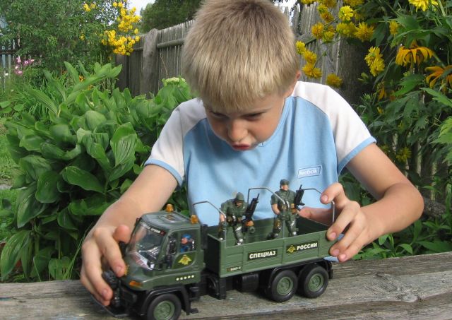 Детская военная игрушка грузовик с солдатами Спецназ