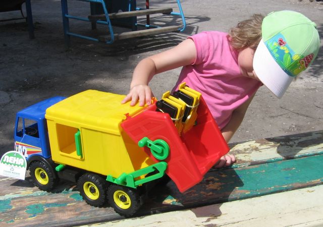 Коммунальный автомобиль детский мусоровоз Мерседес