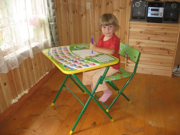 Комплект детской мебели Первоклашка (складные стол+стул мягкий)