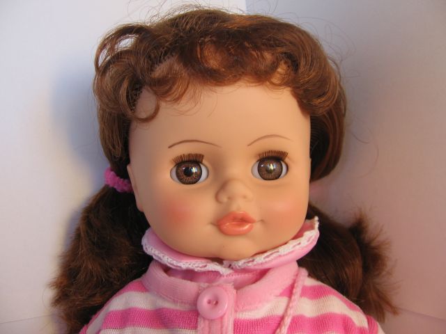 Кукла Инна-19 в розовом платье с темными волосами