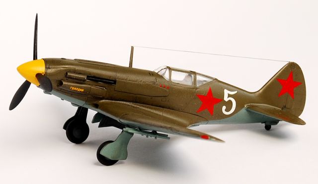 Сборная модель самолета МИГ-3