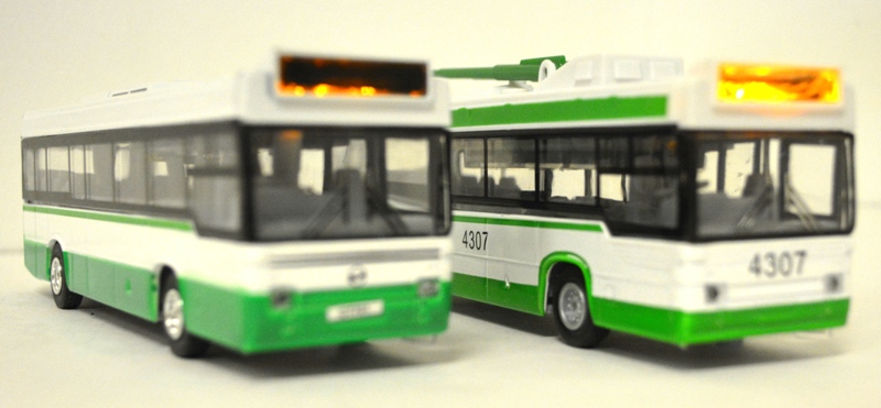 троллейбус и автобус