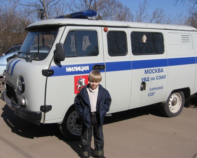 УАЗ 39099 в окраске Милиция России и Вова