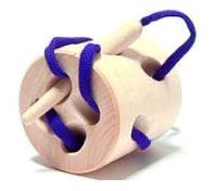 Деревянная объемная игрушка шнуровка