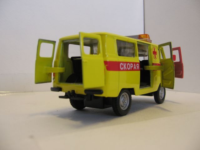 Уаз скорая помощь игрушка