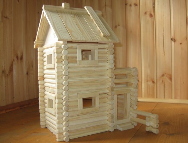 Деревянный дом для кукол 190 эл.