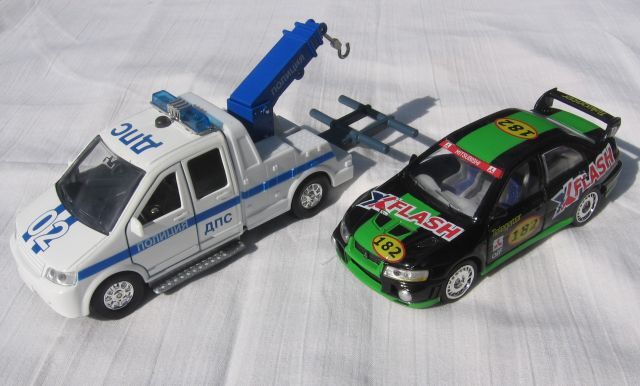 Игрушка эвакуатор ДПС и гоночная Mitsubishi