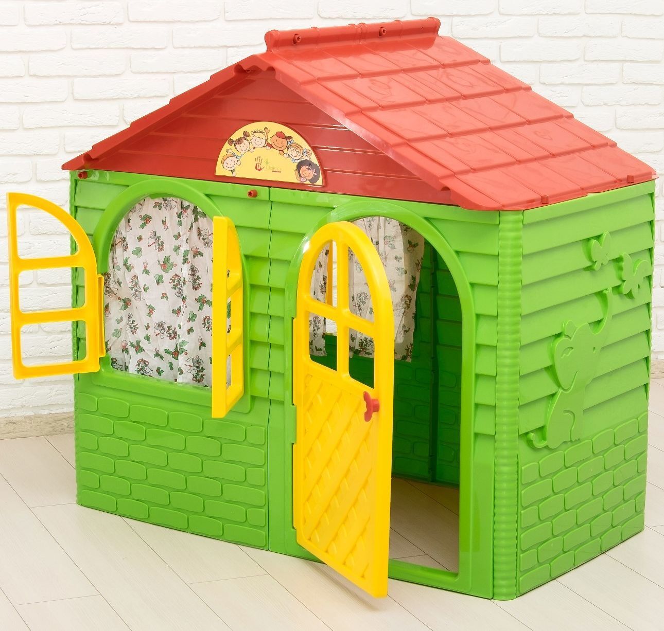 Пластиковый игровой домик зеленый с красной крышей
