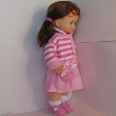 Кукла Инна-19 в розовом платье с темными волосами.