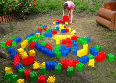 Вот это конструктор с блоками  - строить из них легко и весело!
