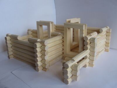 Игрушка деревянный домик.