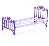 Кроватка для кукол в фиолетовом цвете