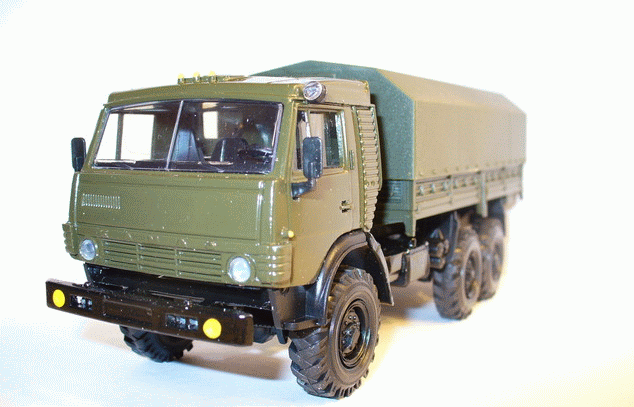 Военный грузовик КАМАЗ 4310 с тентом