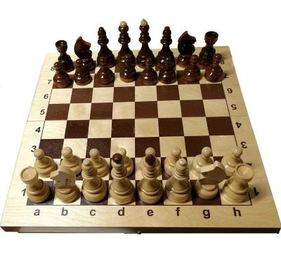 Шахматы лакированные с доской 40х40 см