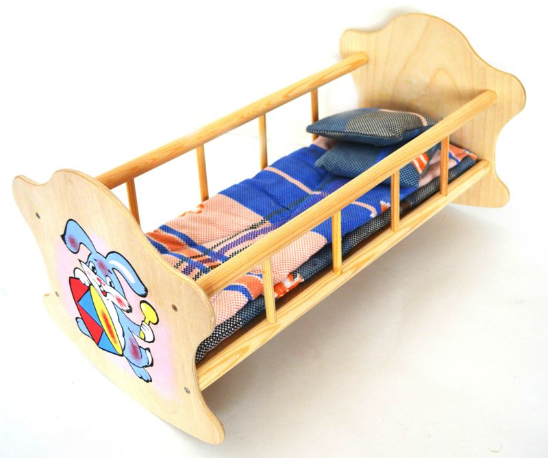 Кроватка деревянная с постельным бельем 44 см
