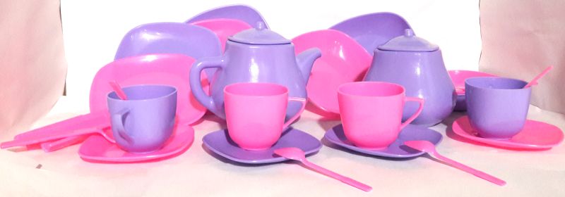 набор пластмассовой посуды nabor_plastmassovoj_posudy_v_sumke_01.jpg