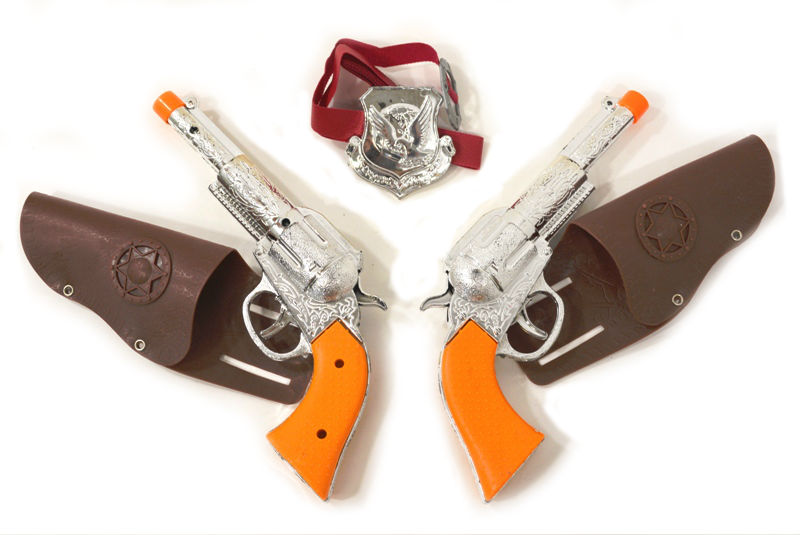 Набор ковбоя с 2-мя револьверами и значком