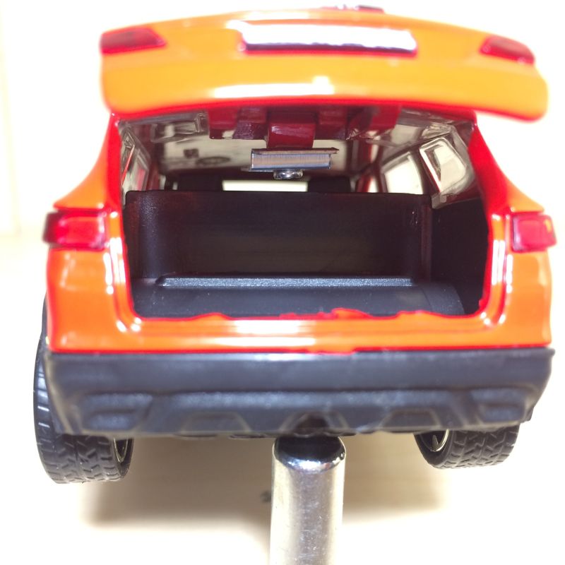 Модель Хендай Санта Фе - вид открытого багажника