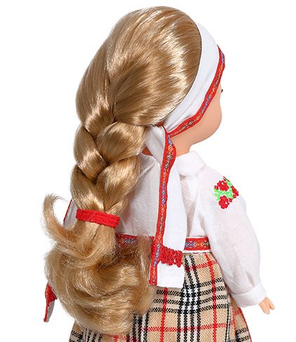 Какая толстая коса у белорусской народной куклы