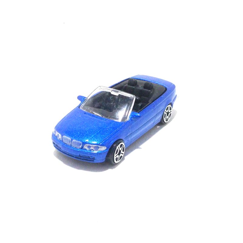 Модель машинки BMW M3 очень схожа с её реальным аналогом. igrushechnaya-mashinka-bmw-m3-01.jpg