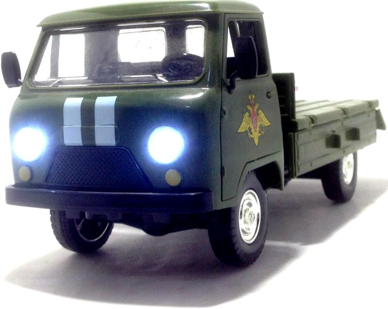 Детская военная игрушка издает звуковой сигнал сирены при нажатии, и при этом загораются фары. igrushechnaya-voennaya-mashinka-uaz-39625-09.jpg