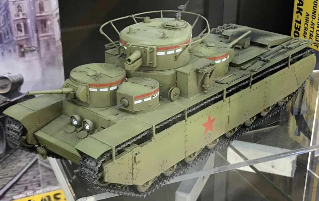 Модель для склеивания танка Т-35 Модель для склеивания танка Т-35