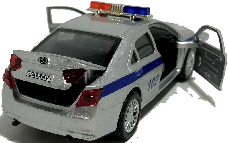 igrushechnaya-policejskaya-mashinka-toyota-camry-05.jpg