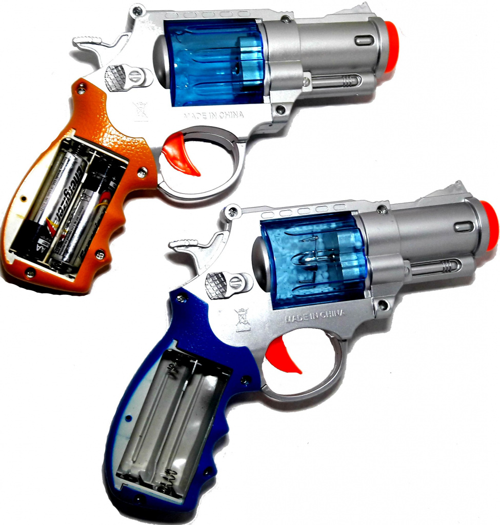 Игрушка работает от 2-х батареек типа АА revolver-igrushka-04.jpg