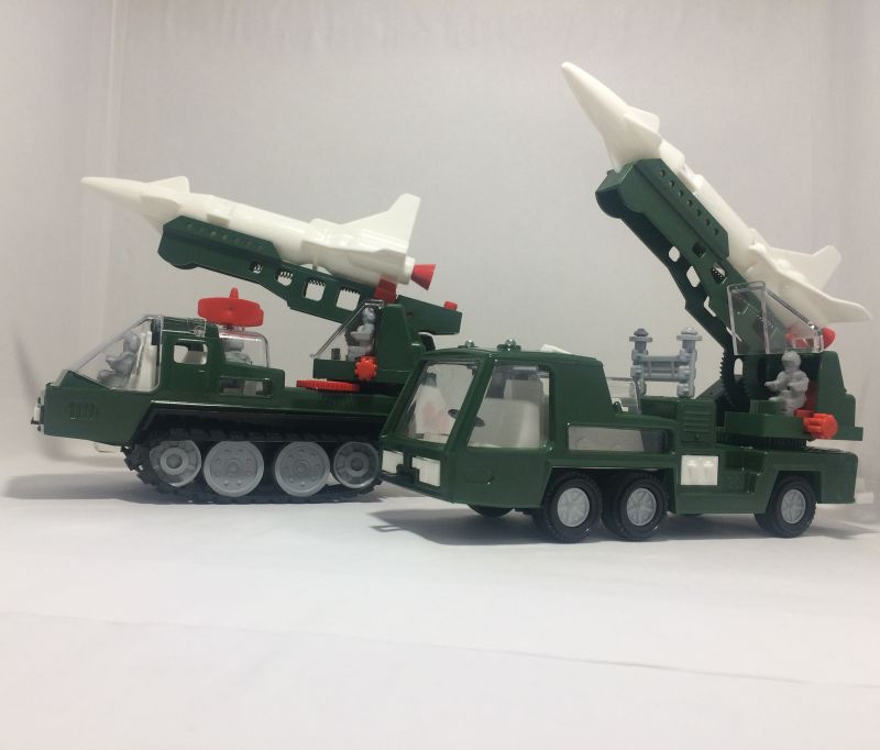 Игрушечная машина со стреляющей ракетой ракетовоз на колёсах МАЗ Супер-мотор