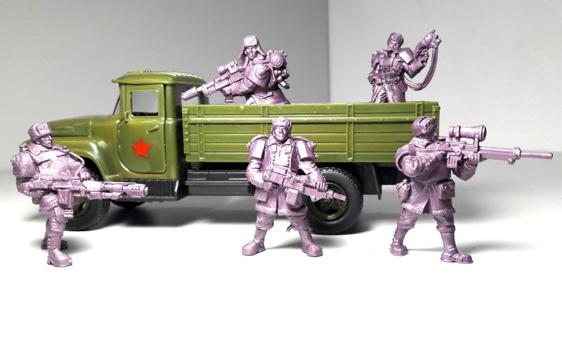 Игрушки солдатики зимние в машинке грузовике