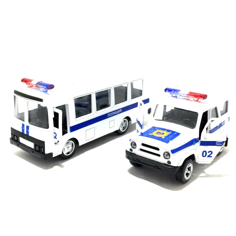 У машинок в наборе открываются передние двери. igrushechnyj-nabor-policejskij-konvoj-05.jpg