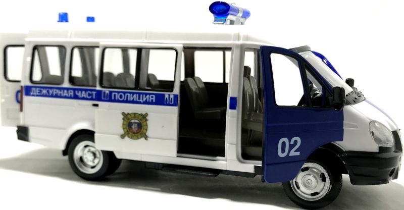 Так же помимо того что у машинки открываются две передние двери у неё сдвигается боковая дверь. igrushechnaya-mashinka-gazel-sobol-policiya-06.jpg