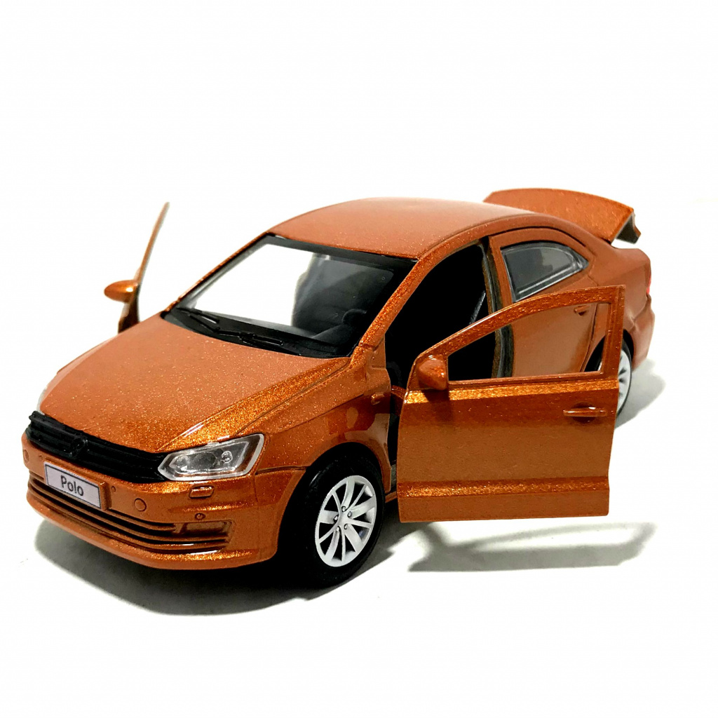 У машинки открываются две передние двери и багажник. igrushechnaya-model-mashinki-volkswagen-polo-06.jpg